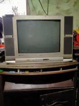 Jual tv box merek sharp dan toshiba,ukuran dari 21-39 inch ada 5 unit