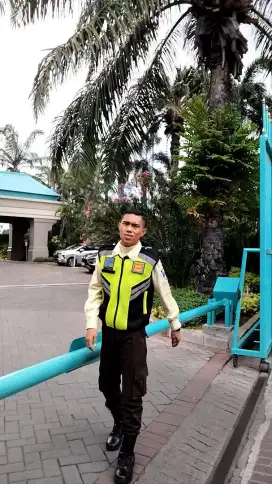 Mencari lowongan Security/Satpam sekaligus Drever bisa juga