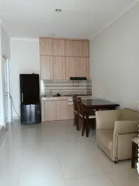 DISEWAKAN RUMAH 2 LANTAI DI SAMARA TANGERANG