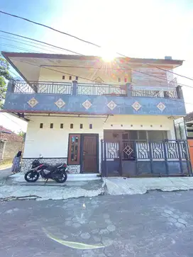 Rumah induk dan kost dekat kampus UGM, UNY & STIM YKPN
