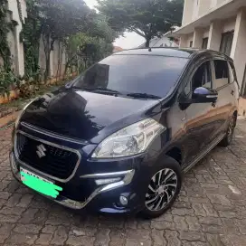 Mobil ertiga dreza manual warna ungu metalic tahun 2017