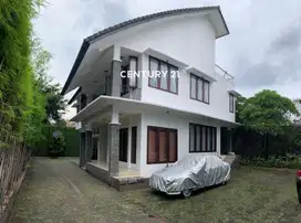 Rumah 2 Lantai Di Kawasan Elite Design Modern