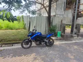 Kawasaki BR200 Bajaj ns200