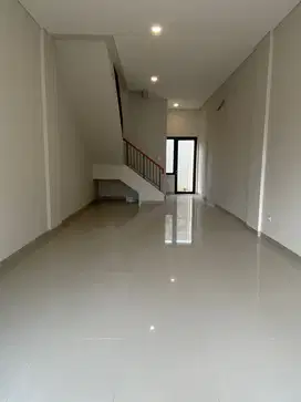 Disewakan Ruko Strategis di Madison Square Kota Wisata Cibubur