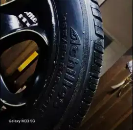 Velg mobil bekas