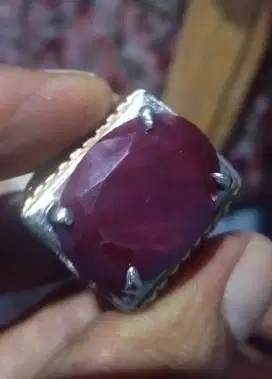 Batu ruby Birma