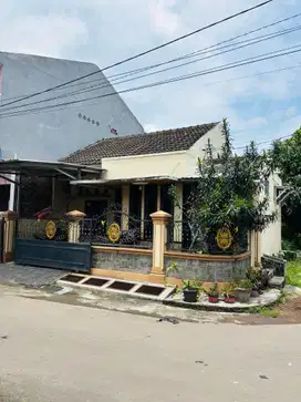 Rumah hook deket kampus surat sertifikat