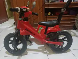 sepeda balance bike anak masih mulus