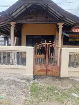 Dijual cepat rumah komersil, lokasi strategis