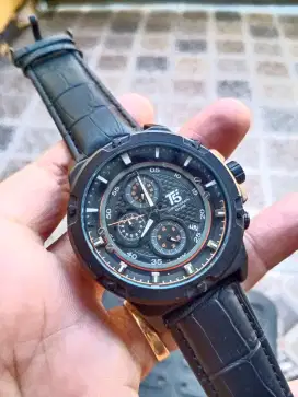 Jam sporty model.expediton crono aktif