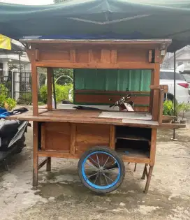 Gerobak kayu angkringan