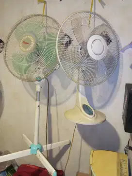 Kipas angin 16inc 2unit cosmos Miyako normal semua Rp.240rb dapat 2