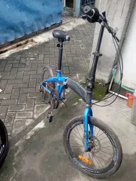 Sepeda Lipat size besar merk Odyssey warna Biru metalik Hitam lengkap