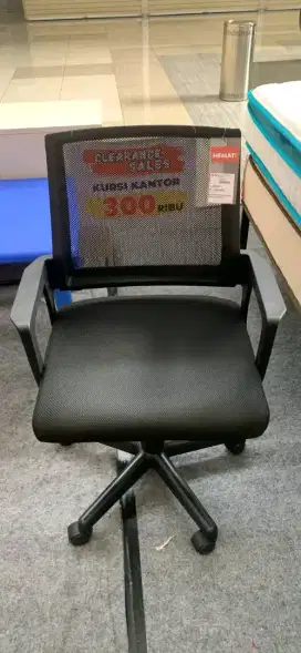 Selma Monza Kursi kantor Sandaran Remdah - Hitam
