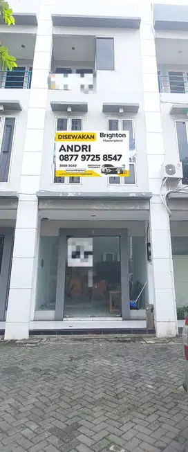 Disewakan Ruko Strategis 3 Lantai  Jalan Basuki Rahmat, Jakarta Timur