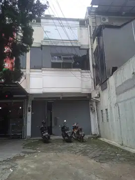 Sewa Ruko 3 Lantai Daerah Pahlawan Sukaluyu Bandung