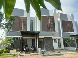 RUMAH VILLA MEWAH 0 JALAN BATU DEKAT UMM