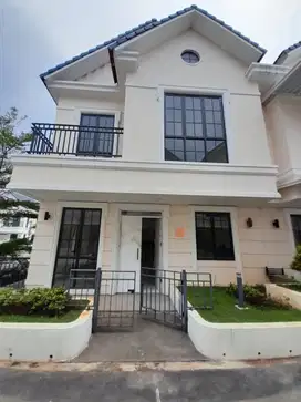 Rumah Asri Luas 3 Lantai Carport Luas di Margonite Lavon 2