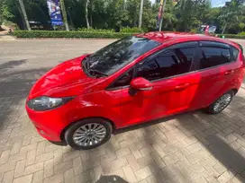 Dijual mobil ford fiesta