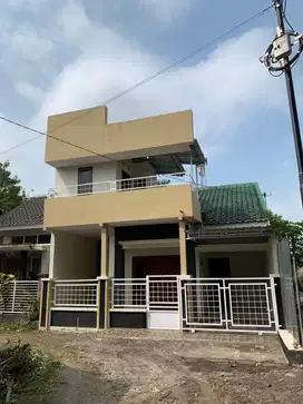 Rumah 2 Lantai di Langgeng Asri, Lokasi Strategis Di Purwomartani