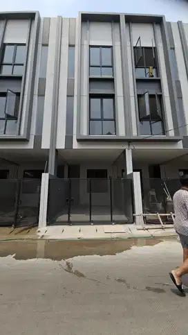 Dijual Rumah Baru Jadi di Komplek Kana House Taman Ratu Jakarta Barat