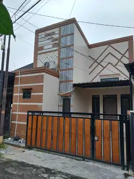 Dijual Rumah 1 lt dekat Mal Ciputra