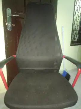Kursi gaming kondisi masih sangat bagus