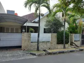 Rumah Luas di Perumahan Elite Jatiwarna Bekasi