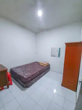 Kos Gang Bates Lotte Kuningan