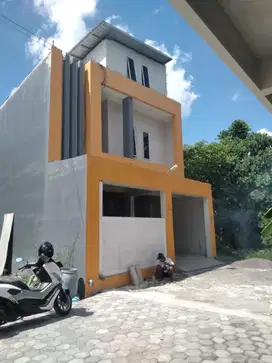 Kost Tingkat Baru Eksklusive Utara Terminal Condong Catur