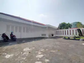Rumah Cantik Halaman Luas Siap Huni Area Pejaten close Kemang