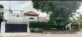 Rumah siap huni, classic & hommy di pondok indah