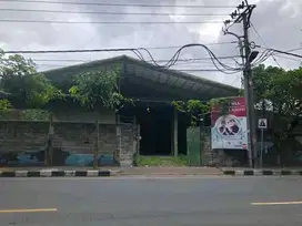Tanah masih ada bangunan gudang di Jln. raya Sempidi Badung Bali