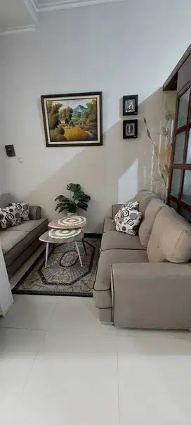 Rumah Cantik Minimalis Dua Lantai di Sigura Gura Dekat UB dan UIN