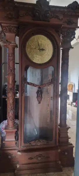 Jam dinding jati