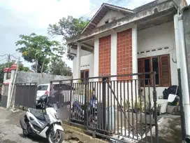Rumah Jembar Di Kalasan Dekat Tulung
