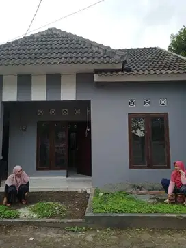 Rumah Bagus Tanah Luas Dekat Jln Wates
