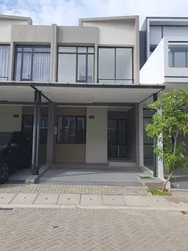 Disewakan rumah pik2 milenial 2+1 kamar tidur 4.5x12.5 2 lantai
