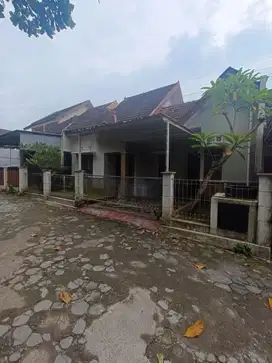 dijual rumah di condong catur, jakal km  9