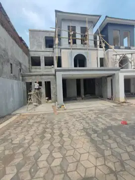 Murah dijual rumah mewah 3 latai di candisari telagabodas dekat akpol