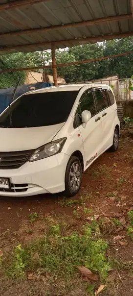 Honda Freed 2010 Bensin