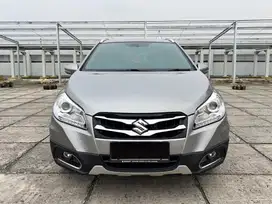 DP 15JT [LOW KM 51.000] SUZUKI SX4 SCROSS AT 2017 GREY TT 2018