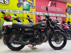 Um 700rb/ KAWASAKI W175 SE 2018