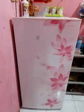 dijual kulkas pintu 1 merk Sharp NORMAL