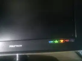 TV LCD POLYTRON 24 INCH KONDISI HIDUP LAYAR PUTIH