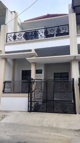 Dijual Rumah Strategis Bulevard Hijau  Di Harapan Indah Kota Beka