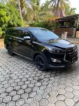 Mobil Kesayangan  Innova Venturer 2017