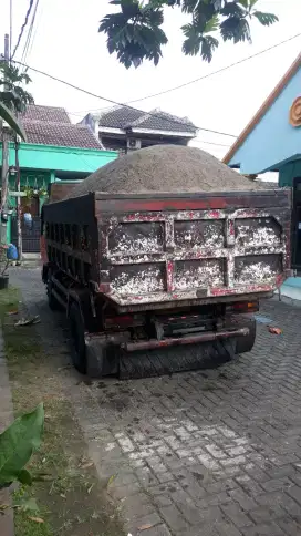 Jual pasir isi 7 kubik.