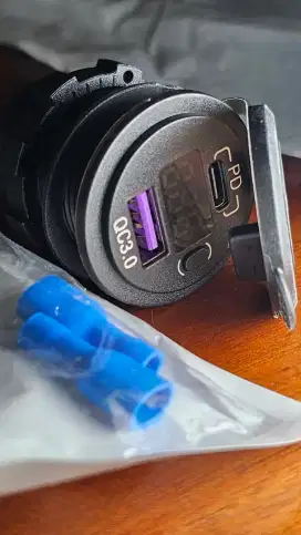 Charger motor usb A dan usb C