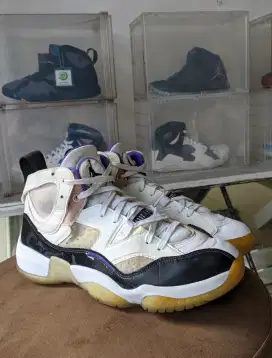 Sepatu Basket Jordan Jumpman Two Trey Concord